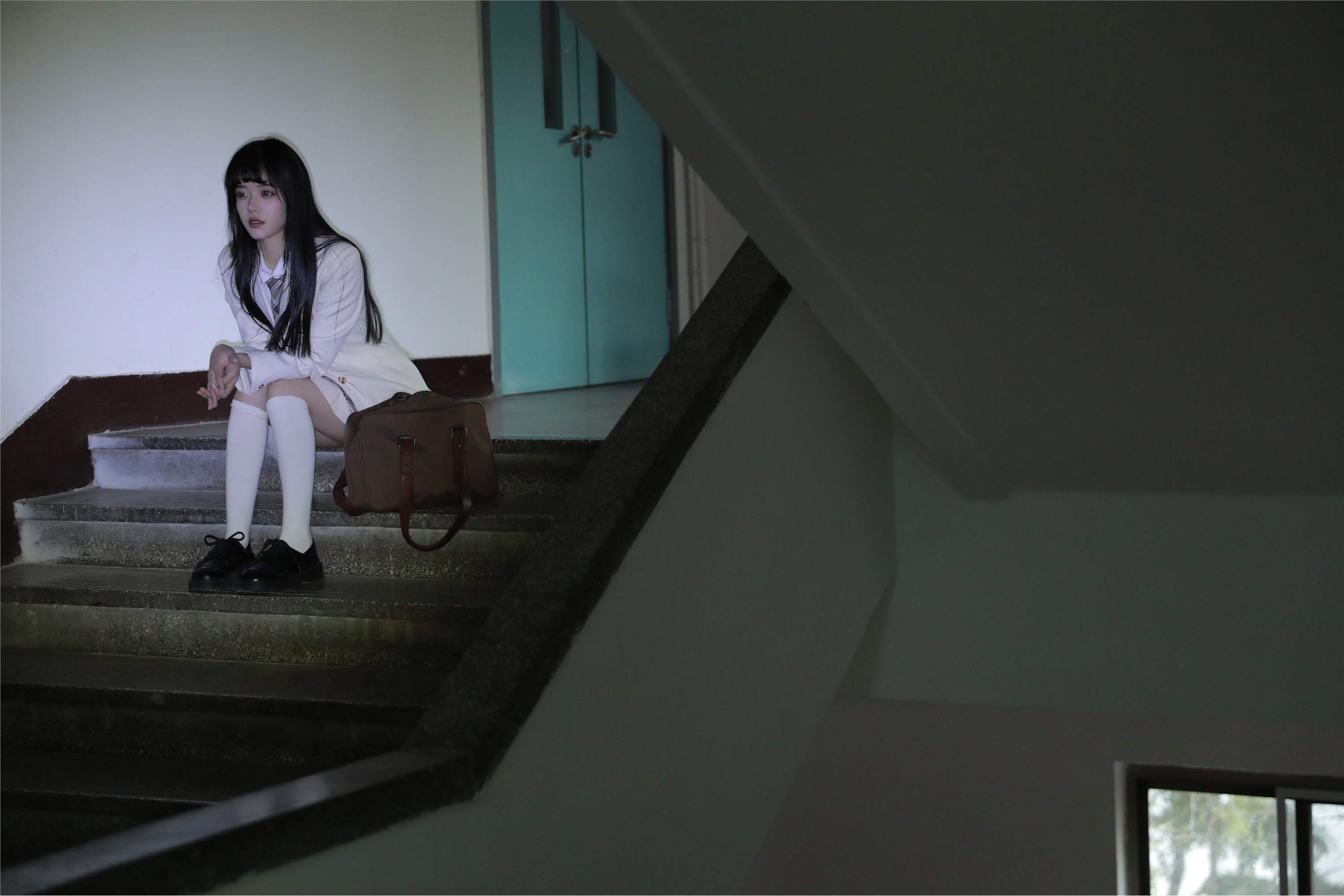 YITUYU艺图语 2025.01.04 楼梯间 姜见过